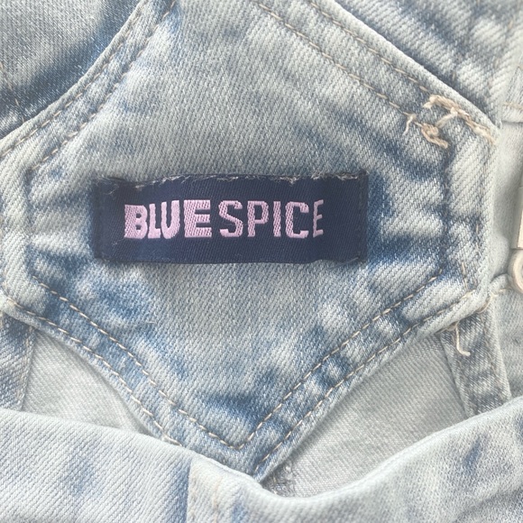 Blue Spice Light Wash Denim Apparel - Picture 5 of 6